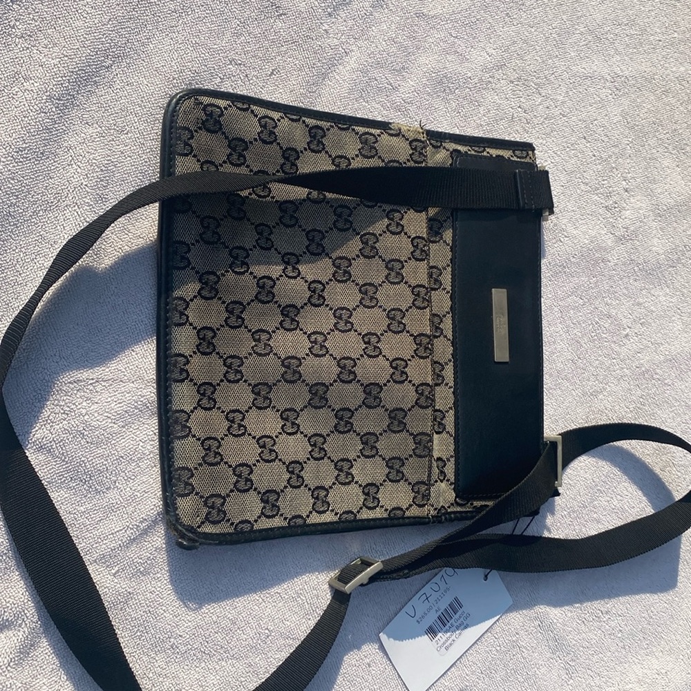 Fair condition gucci bag very pretty